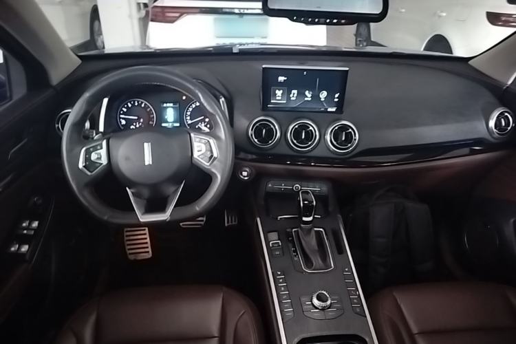 Used Wey VV5 2017 2.0T Ultra-Luxury Version Center Console