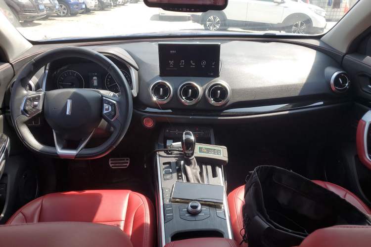 Used Wey VV5 2017 2.0T Ultra-Luxury Version Center Console