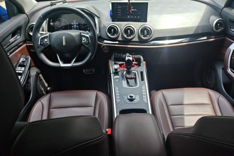 Used Wey VV5 2017 2.0T Ultra-Luxury Version Center Console