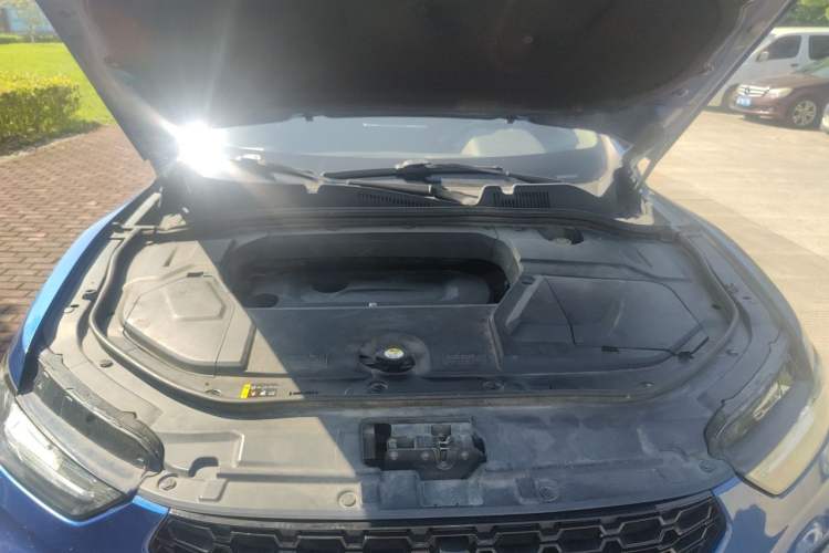 Used Wey VV5 2017 2.0T Flagship Edition Engine Bay