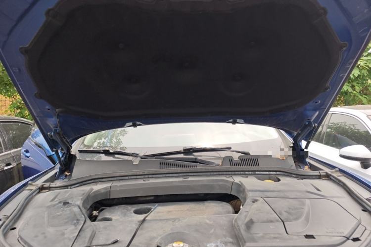 Used Wey VV5 2017 2.0T Flagship Edition Engine Bay