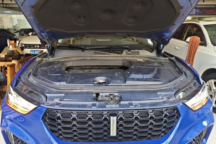 Used Wey VV5 2017 2.0T Flagship Edition Engine Bay