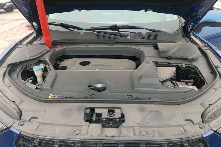 Used Wey VV5 2017 2.0T Ultra-Luxury Version Engine Bay
