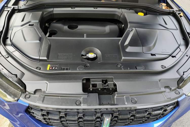Used Wey VV5 2017 2.0T Ultra-Luxury Version Engine Bay