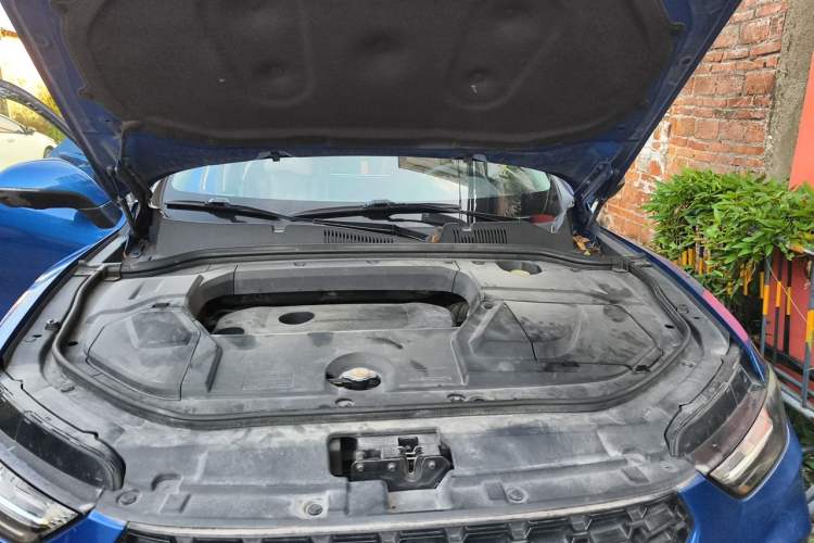 Used Wey VV5 2017 2.0T Ultra-Luxury Version Engine Bay