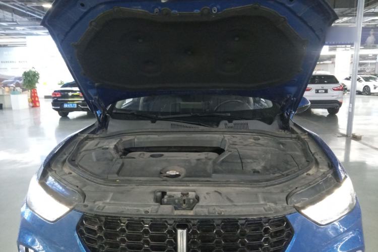 Used Wey VV5 2017 2.0T Flagship Edition Engine Bay