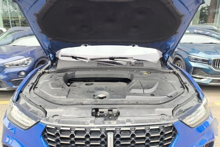 Used Wey VV5 2017 2.0T Flagship Edition Engine Bay