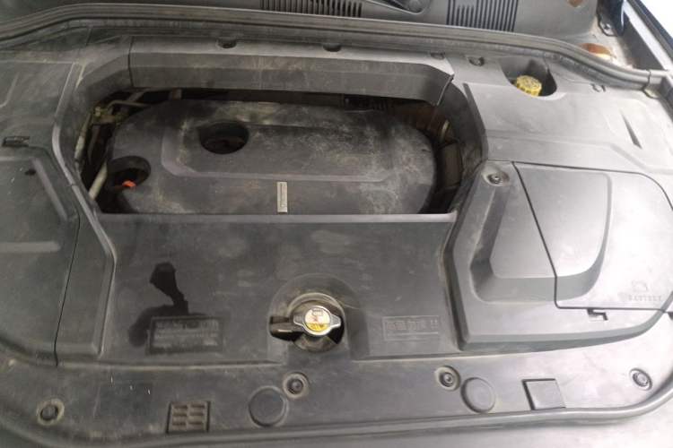 Used Wey VV5 2017 2.0T Flagship Edition Engine Bay