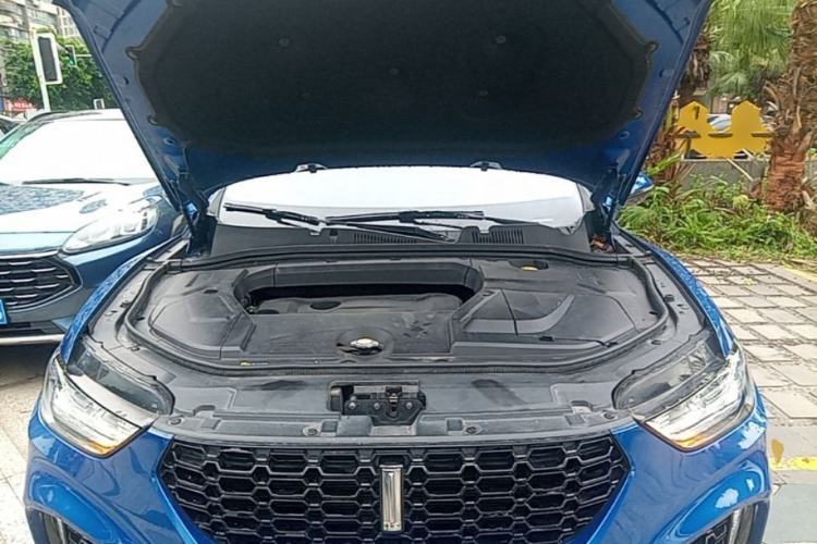 Used Wey VV5 2017 2.0T Flagship Edition Engine Bay