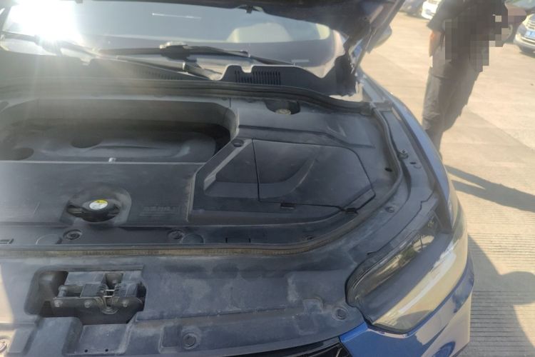 Used Wey VV5 2017 2.0T Flagship Edition Engine Bay Left