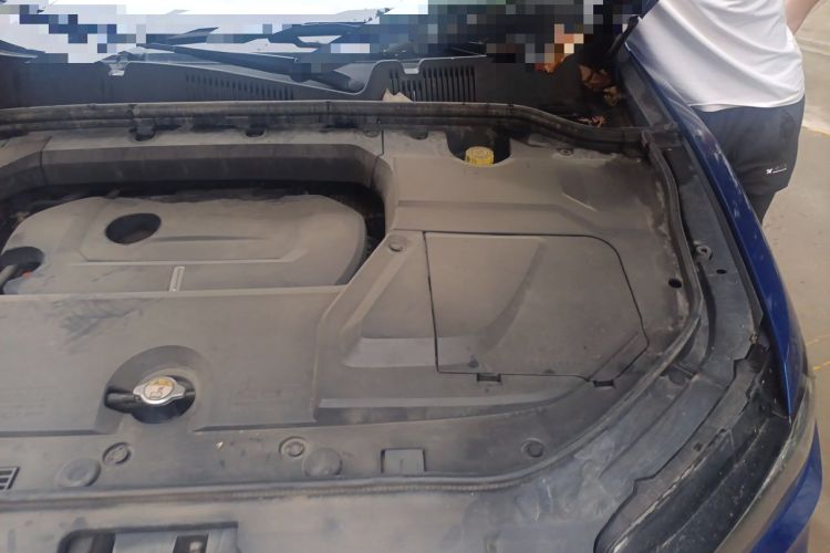 Used Wey VV5 2017 2.0T Ultra-Luxury Version Engine Bay Left