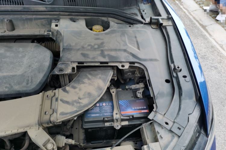 Used Wey VV5 2017 2.0T Ultra-Luxury Version Engine Bay Left