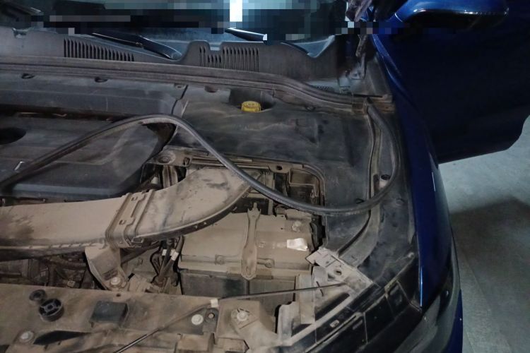 Used Wey VV5 2017 2.0T Ultra-Luxury Version Engine Bay Left