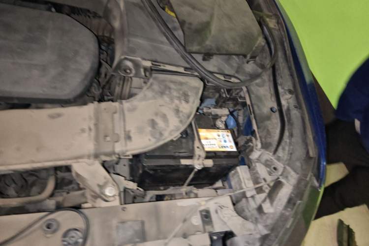 Used Wey VV5 2017 2.0T Flagship Edition Engine Bay Left