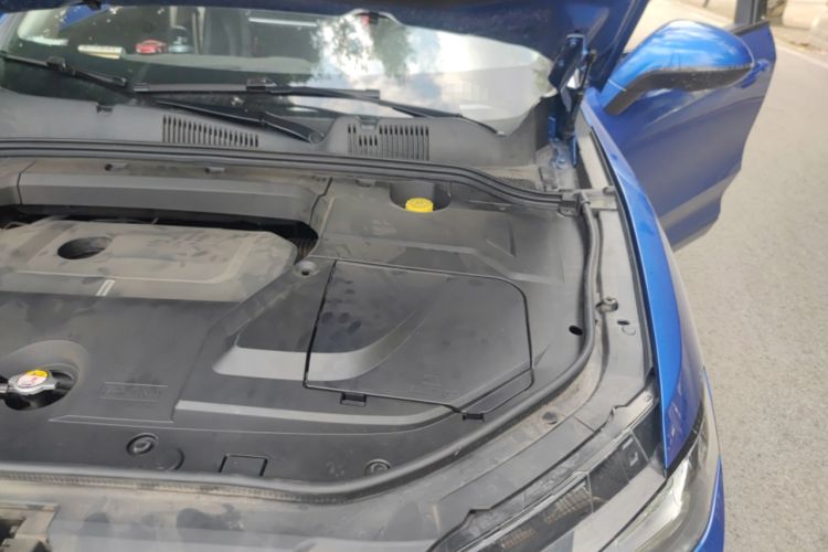 Used Wey VV5 2017 2.0T Ultra-Luxury Version Engine Bay Left