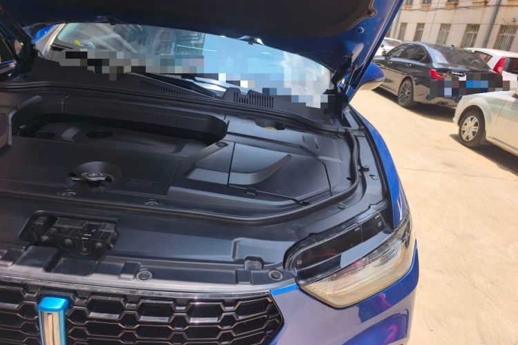 Used Wey VV5 2017 2.0T Flagship Edition Engine Bay Left