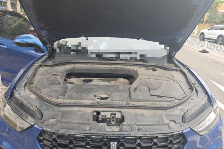 Used Wey VV5 2017 2.0T Flagship Edition Engine Bay