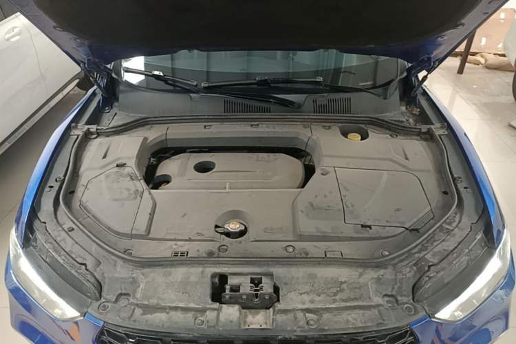 Used Wey VV5 2017 2.0T Ultra-Luxury Version Engine Bay
