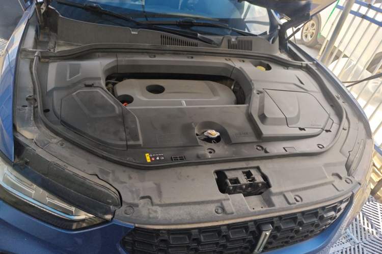 Used Wey VV5 2017 2.0T Flagship Edition Engine Bay