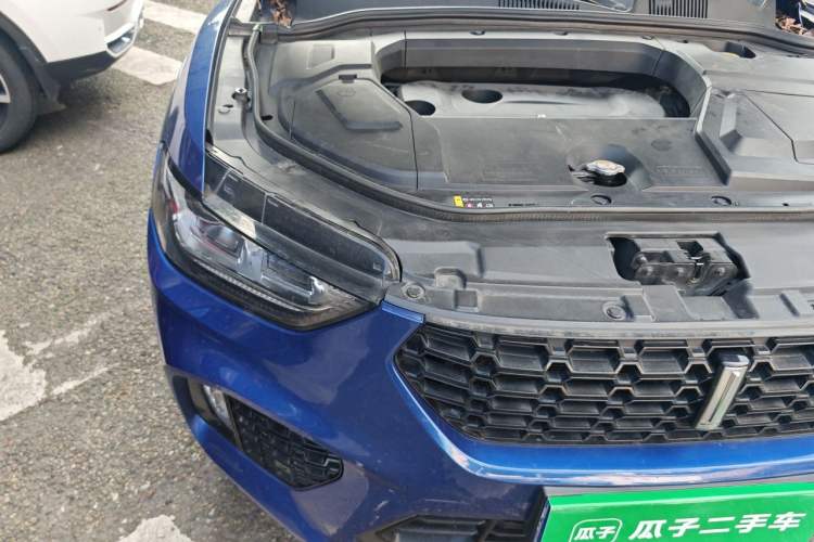 Used Wey VV5 2017 2.0T Ultra-Luxury Version Engine Bay Right