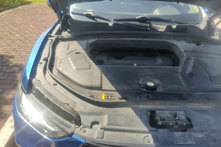 Used Wey VV5 2017 2.0T Flagship Edition Engine Bay Right