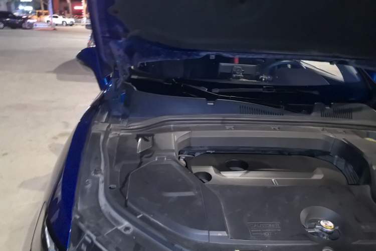 Used Wey VV5 2017 2.0T Flagship Edition Engine Bay Right