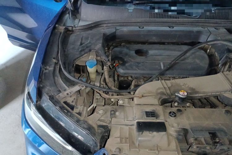 Used Wey VV5 2017 2.0T Ultra-Luxury Version Engine Bay Right