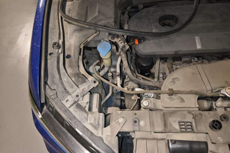 Used Wey VV5 2017 2.0T Flagship Edition Engine Bay Right