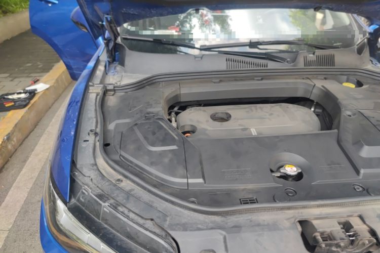 Used Wey VV5 2017 2.0T Ultra-Luxury Version Engine Bay Right