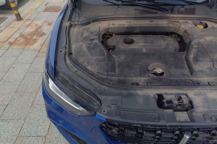 Used Wey VV5 2017 2.0T Ultra-Luxury Version Engine Bay Right