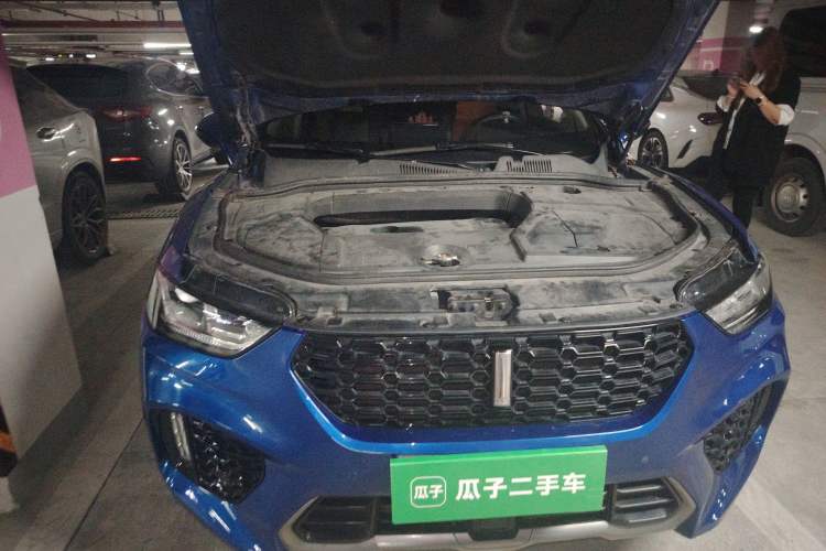 Used Wey VV5 2017 2.0T Flagship Edition Engine Bay Right