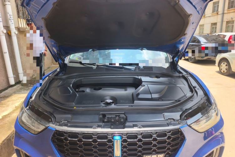 Used Wey VV5 2017 2.0T Flagship Edition Engine Bay