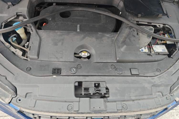 Used Wey VV5 2017 2.0T Flagship Edition Engine Bay