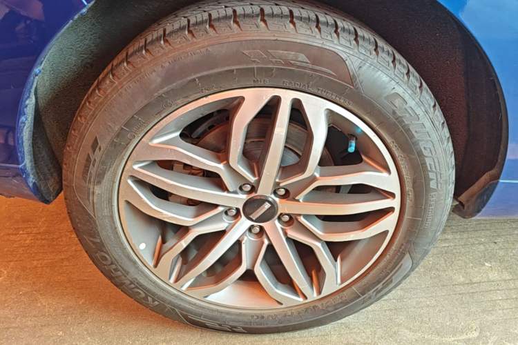 Used Wey VV5 2017 2.0T Ultra-Luxury Version Exterior 5