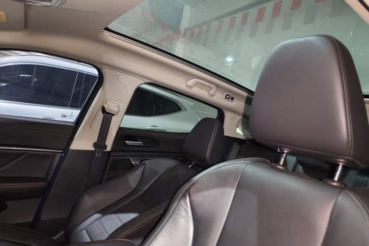 Used Wey VV5 2017 2.0T Flagship Edition Exterior 7
