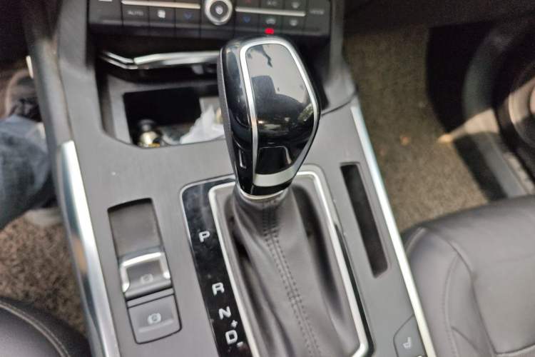 Used Wey VV5 2017 2.0T Flagship Edition Gear Lever