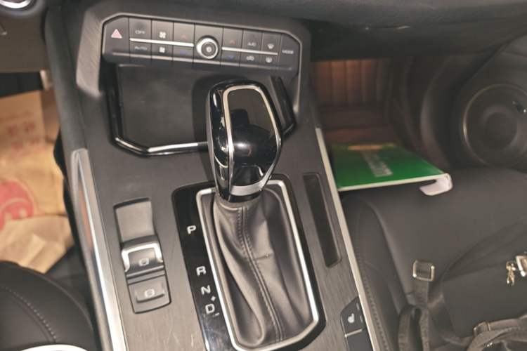 Used Wey VV5 2017 2.0T Ultra-Luxury Version Gear Lever