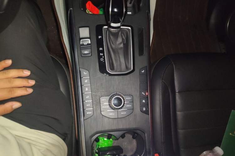 Used Wey VV5 2017 2.0T Ultra-Luxury Version Gear Lever