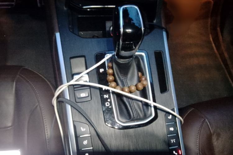 Used Wey VV5 2017 2.0T Flagship Edition Gear Lever