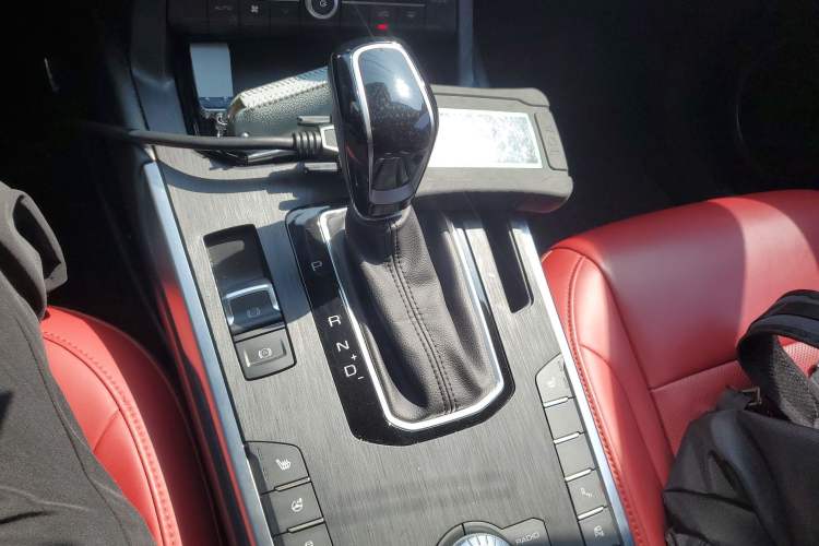 Used Wey VV5 2017 2.0T Ultra-Luxury Version Gear Lever