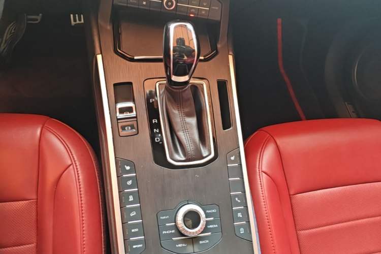 Used Wey VV5 2017 2.0T Ultra-Luxury Version Gear Lever