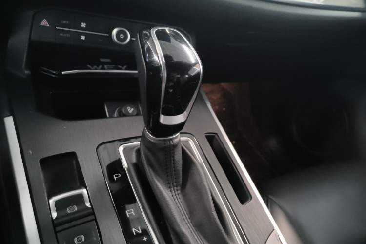 Used Wey VV5 2017 2.0T Ultra-Luxury Version Gear Lever