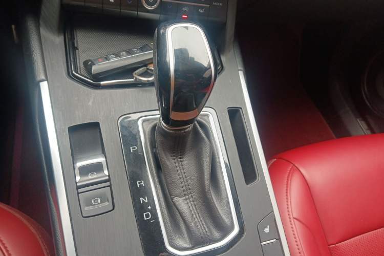 Used Wey VV5 2017 2.0T Ultra-Luxury Version Gear Lever
