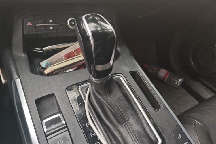 Used Wey VV5 2017 2.0T Flagship Edition Gear Lever