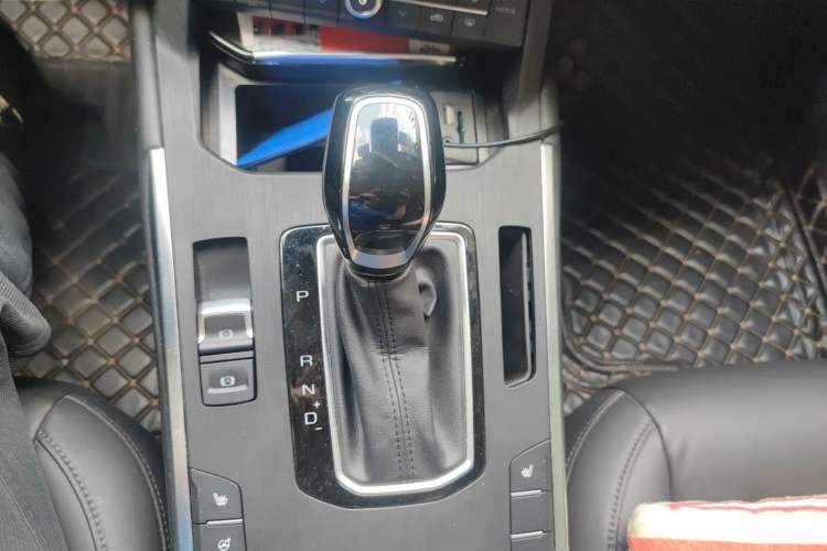 Used Wey VV5 2017 2.0T Ultra-Luxury Version Gear Lever