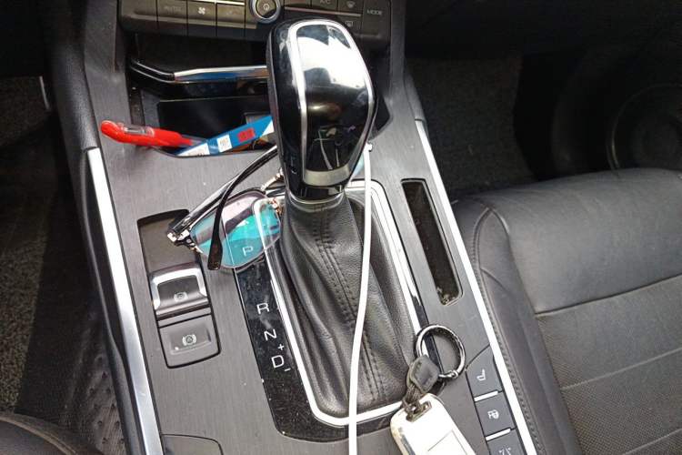 Used Wey VV5 2017 2.0T Flagship Edition Gear Lever
