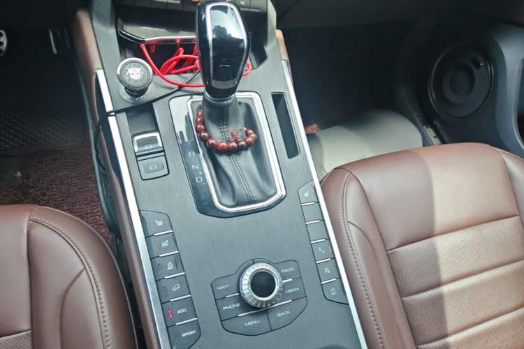 Used Wey VV5 2017 2.0T Ultra-Luxury Version Gear Lever