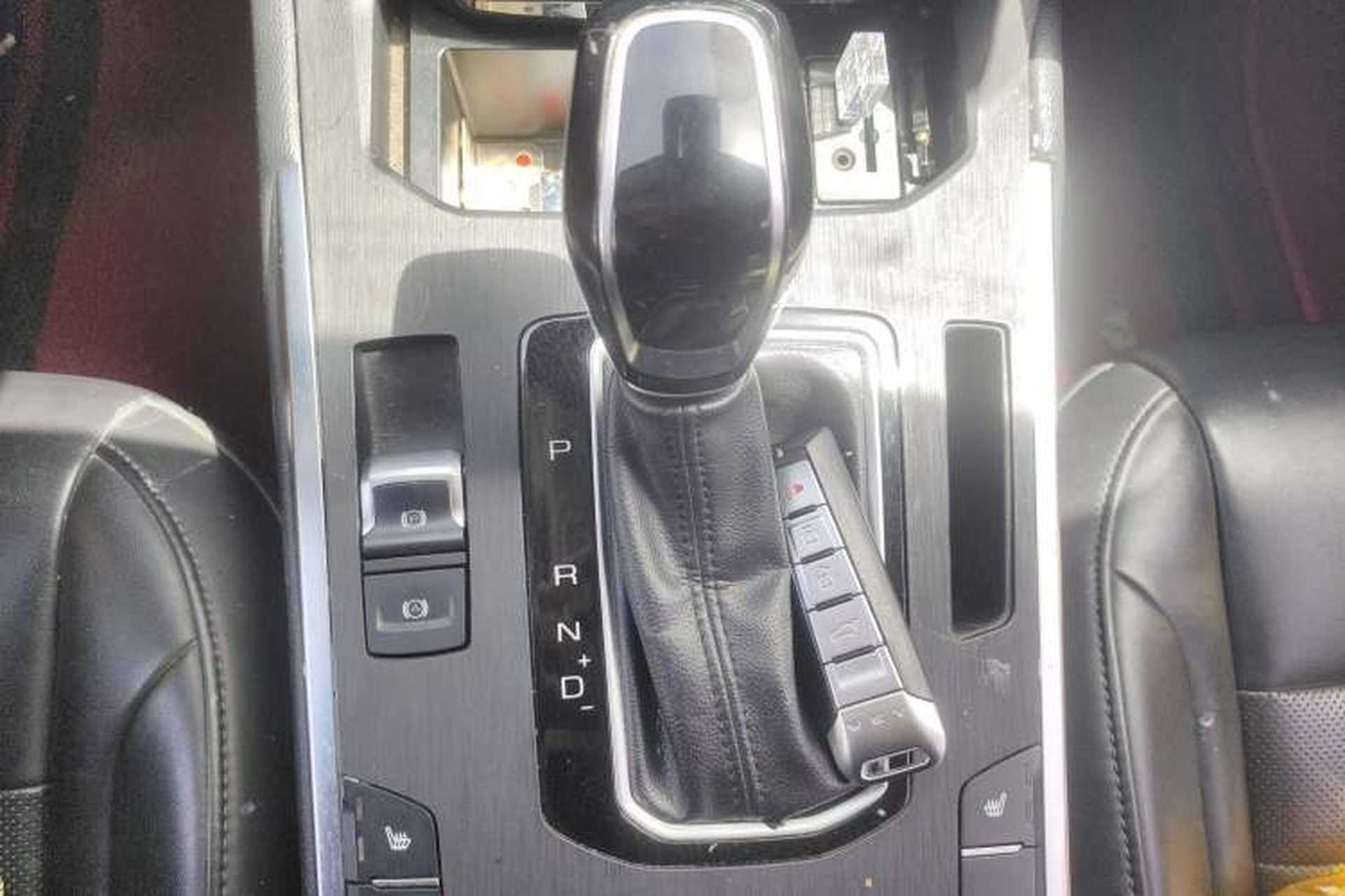Used Wey VV5 2017 2.0T Ultra-Luxury Version Gear Lever