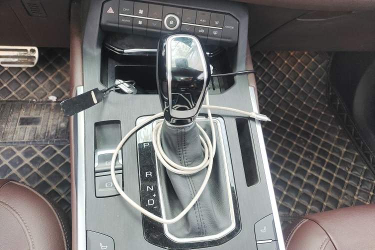 Used Wey VV5 2017 2.0T Flagship Edition Gear Lever