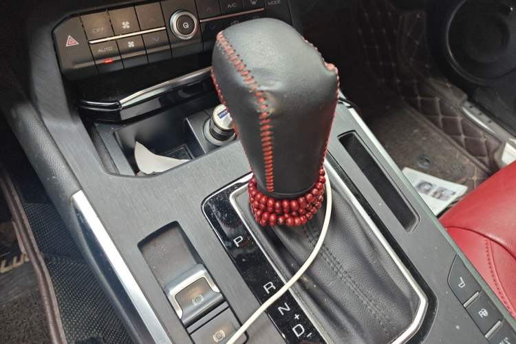 Used Wey VV5 2017 2.0T Flagship Edition Gear Lever